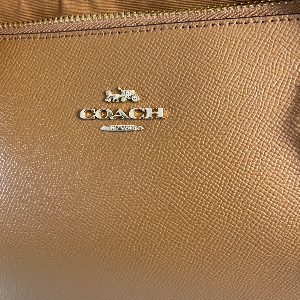 Coach tote. city zip top